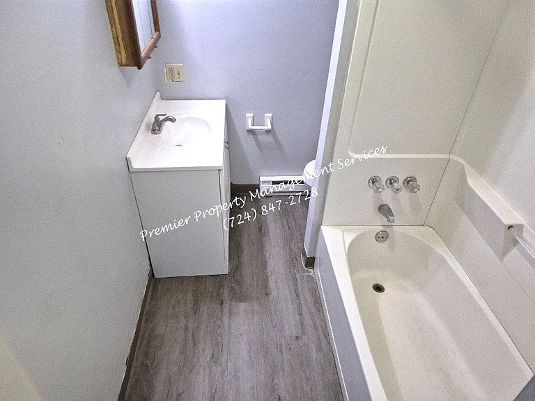 542 Midland Ave #B — Photo 13