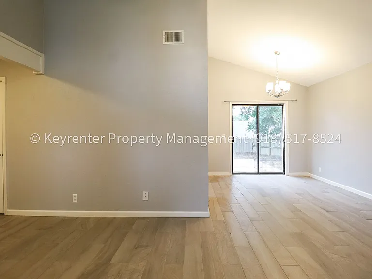 9351 S 89th Ave E — Photo 7