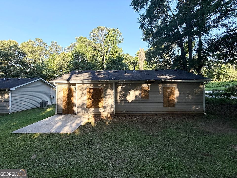 2nd image of 7133 Pineview Dr SW
