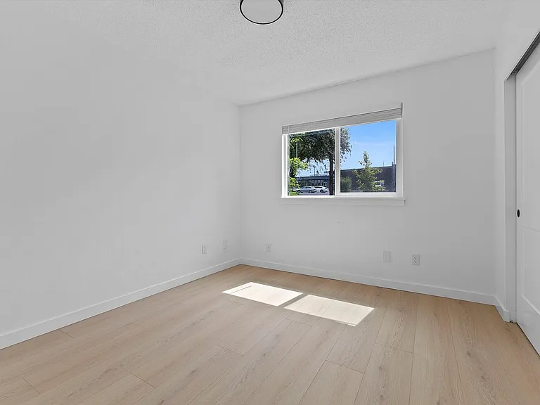 Newly Remodeled Kennedy Park Apartments! $$ ONE MONTH FREE — Photo 32