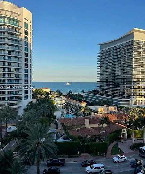 5900 Collins Ave #1007 — Photo 2