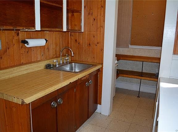 4th image of 4506 Forest Hill Ave #2
