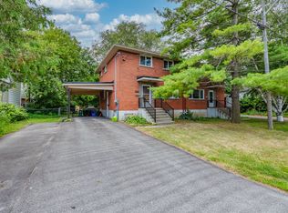 2344 Midway Ave #B, Ottawa, ON K2B6W5