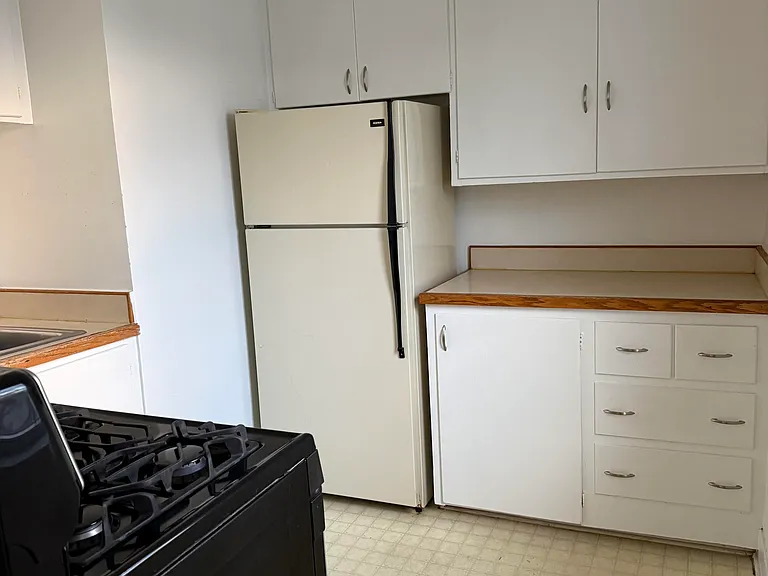 1175 S Main St #2C — Photo 3