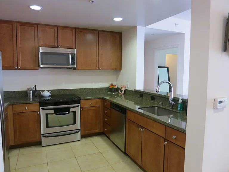 175 W Saint James St #505 — Photo 6