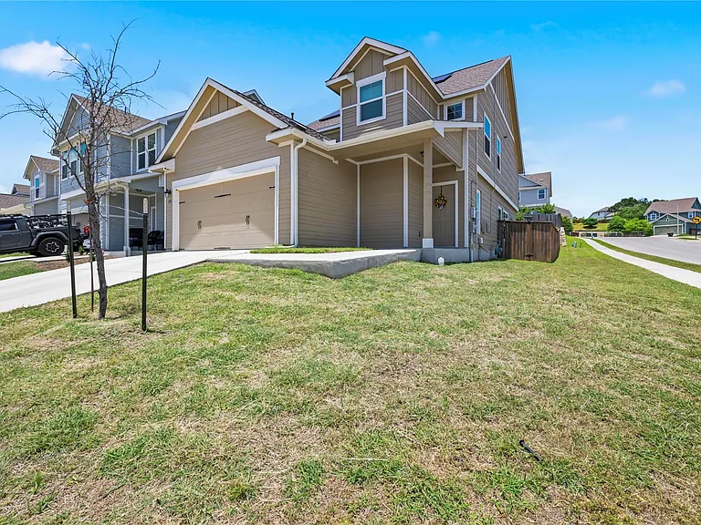 100 Wind Flower Ln — Photo 2
