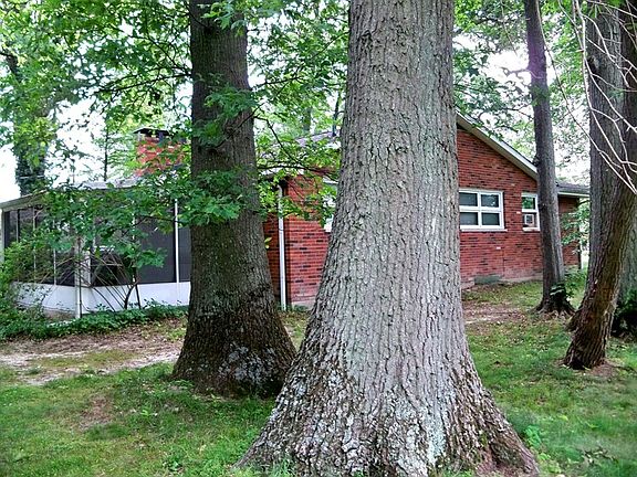 5th image of 913 N Warpath Dr