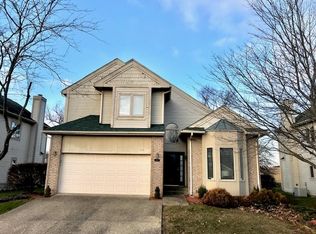 9113 S Front Nine Dr, Bloomington, IN 47401