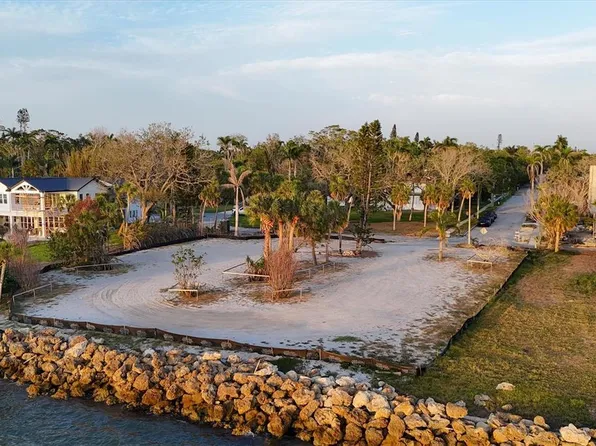 603 Indian Beach Ln #19, Sarasota, FL 34234