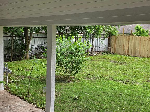 3rd image of 3914 Southlawn St