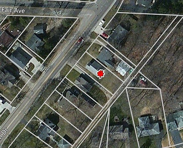 2nd image of 844 Sheridan Dr