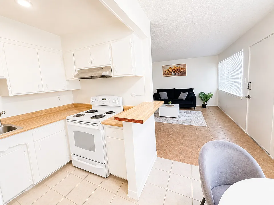 1860 Ethan Way #14