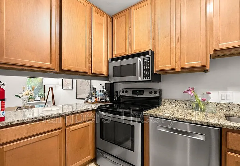 1651 Lamont St NW #2E — Photo 8