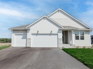 10140 Queensland Ln, Maple Grove, MN 55311