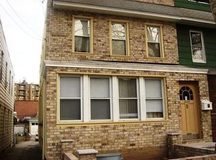 6669 71st St, Middle Village, NY 11379