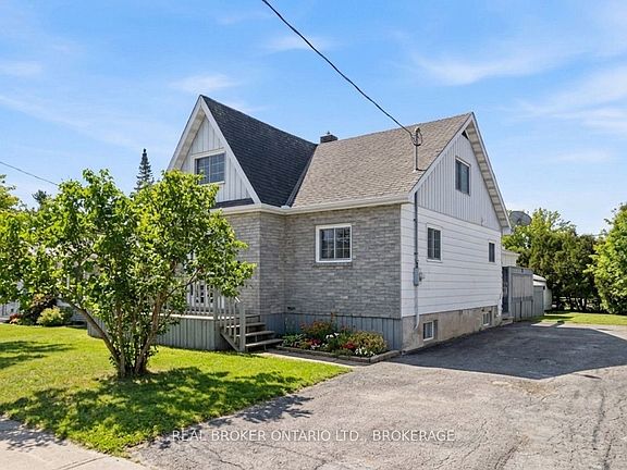 2nd image of 25 Dunbar Ave