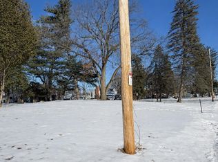 608 W Union St, Waupaca, WI 54981