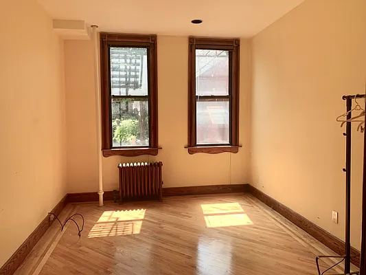 Rented by A P Realty Group NY LTD | media 22