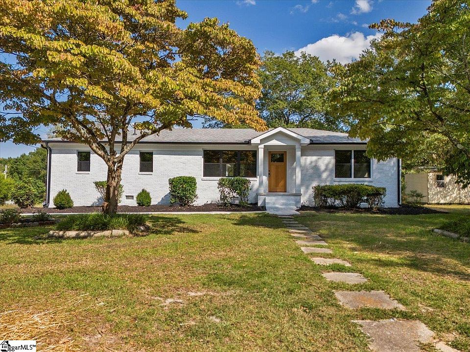 1st image of 210 Woodfield Ave