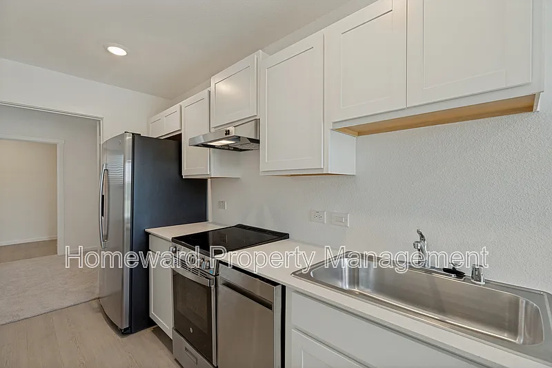 1 bed, 2.0 bath, 661 sqft, $1,275 — Photo 3