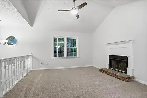 100 Stone Creek Dr — Photo 2