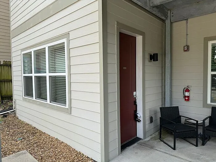 805-B Bradford Ave #102 — Photo 12
