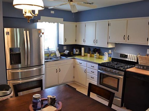 2nd image of 71 Meadowbrook Ave