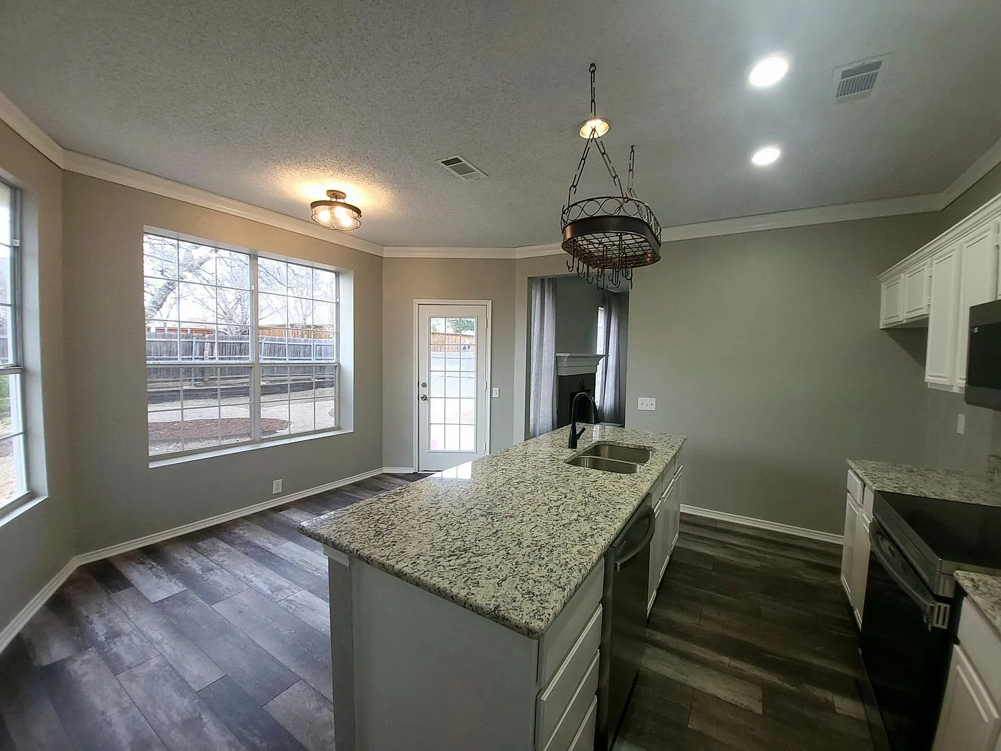Creekstone — Photo 1