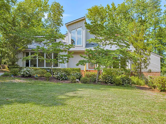 3rd image of 418 Grafton Court