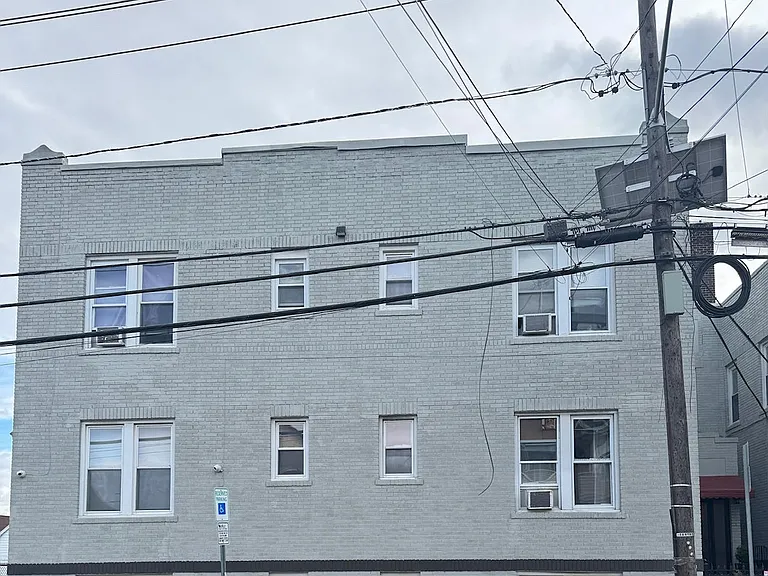 102 Genessee Ave — Photo 19