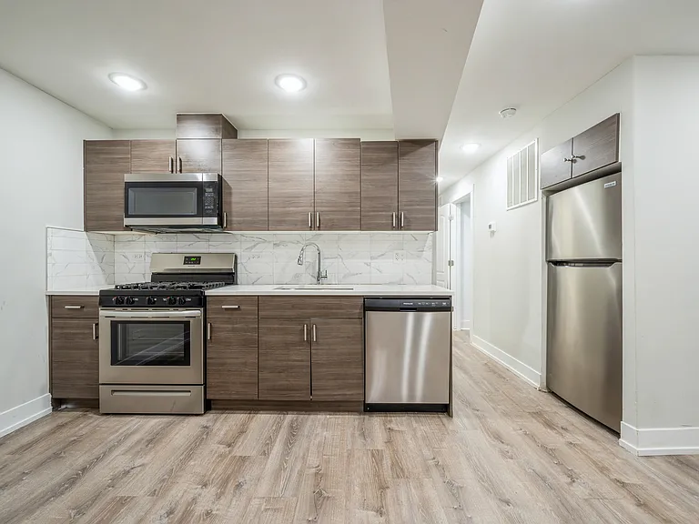 2237 S Sacramento Ave #G — Photo 3