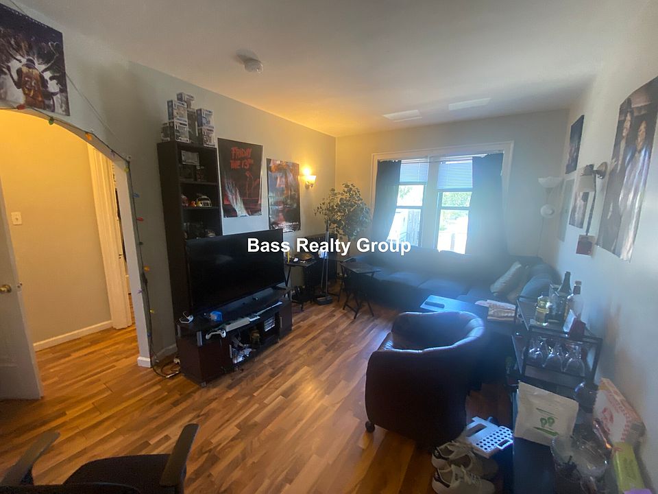 1st image of 1727 W Estes Ave #306