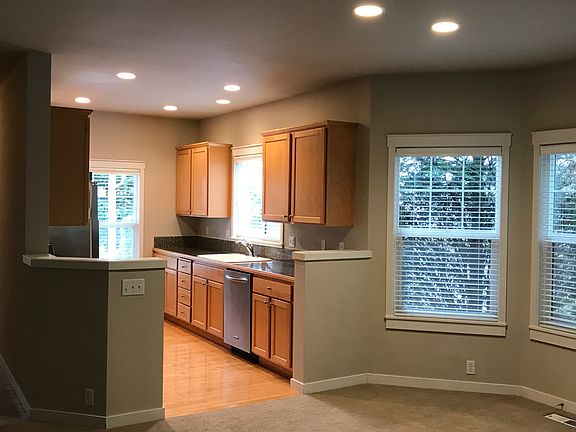 3rd image of 476 Newport Way NW