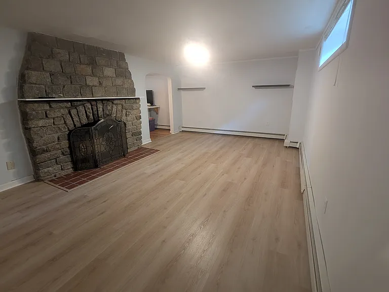 542 Worcester St #1A — Photo 3