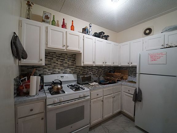 4th image of 813 Elton Ave Floor 3