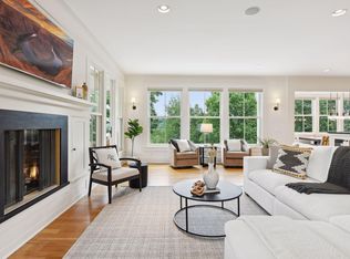 3 Windy Ridge Pl, Mendota, MN 55150