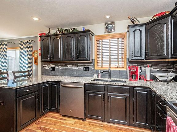 3rd image of 9808 Enfield Cir