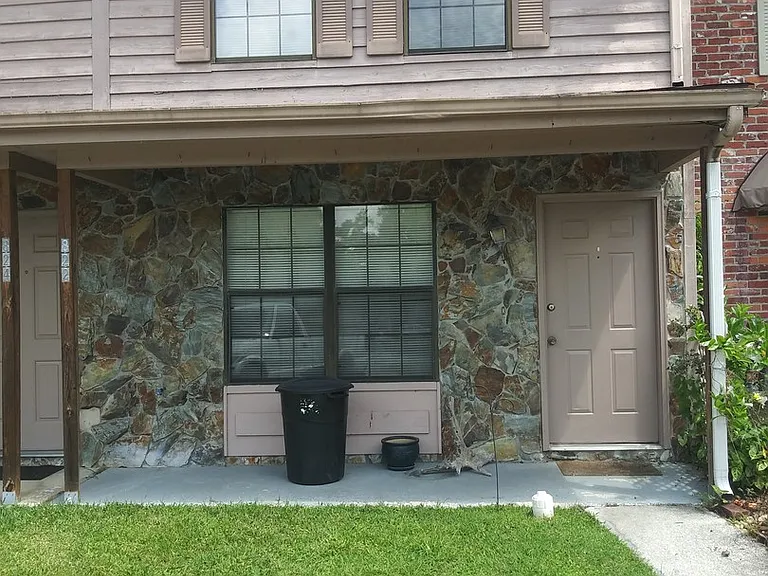 822 Village Dr — Photo 1