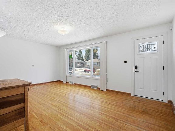 2nd image of 2024 W 36th St SW