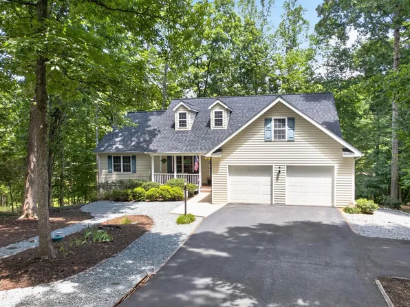 11 Chatham Ln, Palmyra, VA 22963