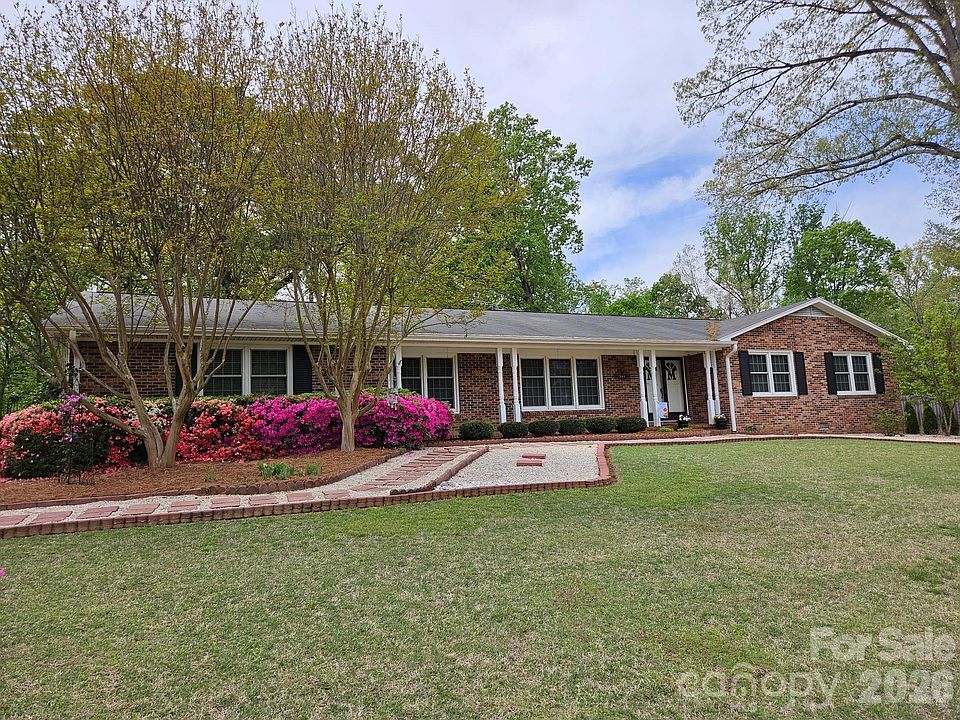 1st image of 3241 Tanglewood Dr
