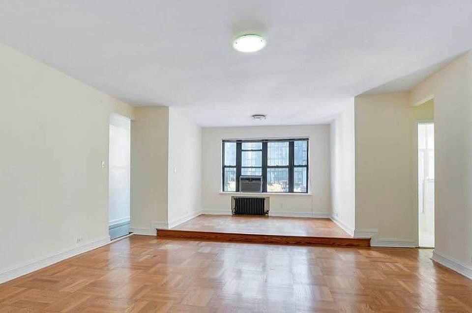 1st image of 235 E 46th St APT 3A