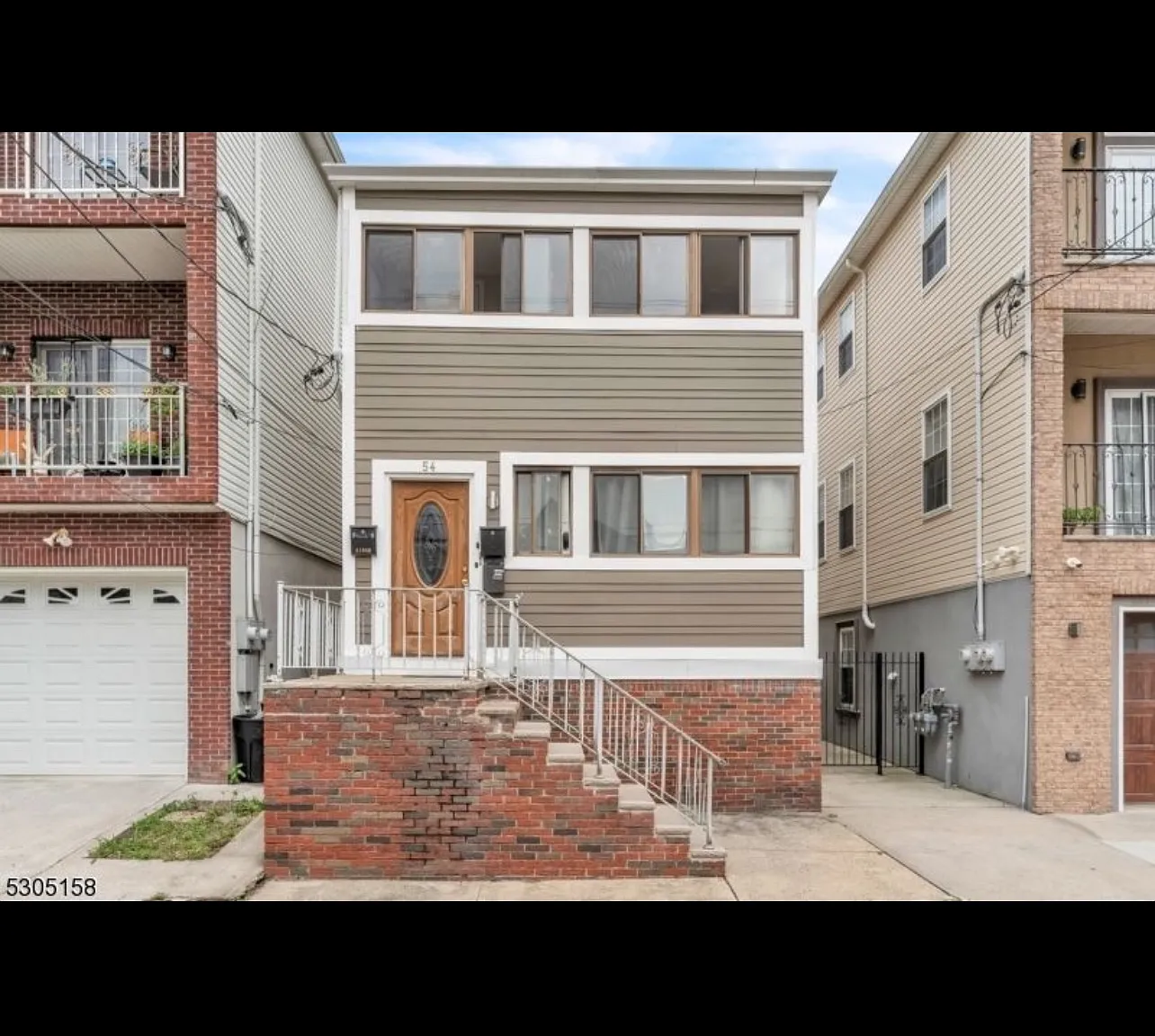 3 bed, $2,350 — Photo 1