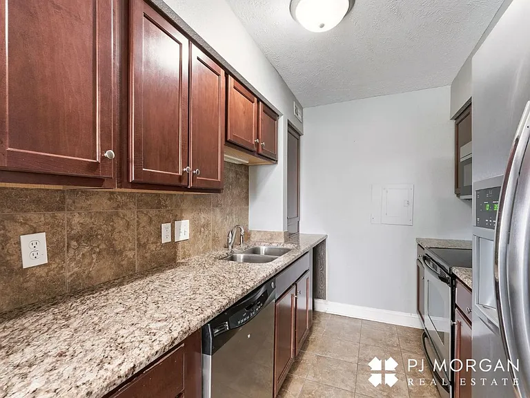 Mill Pointe — Photo 94