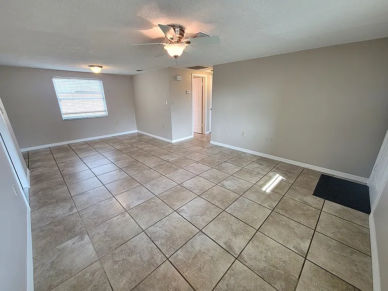7335 Castanea Dr — Photo 3