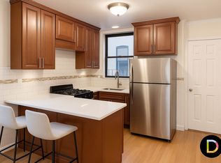 307 E 91st St #6W, New York, NY 10128