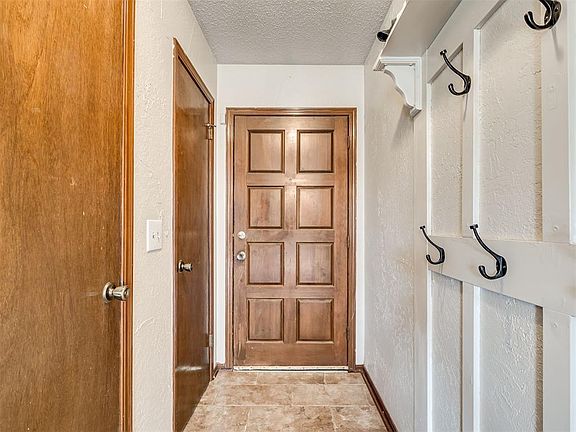 3rd image of 11604 Lochwood Dr