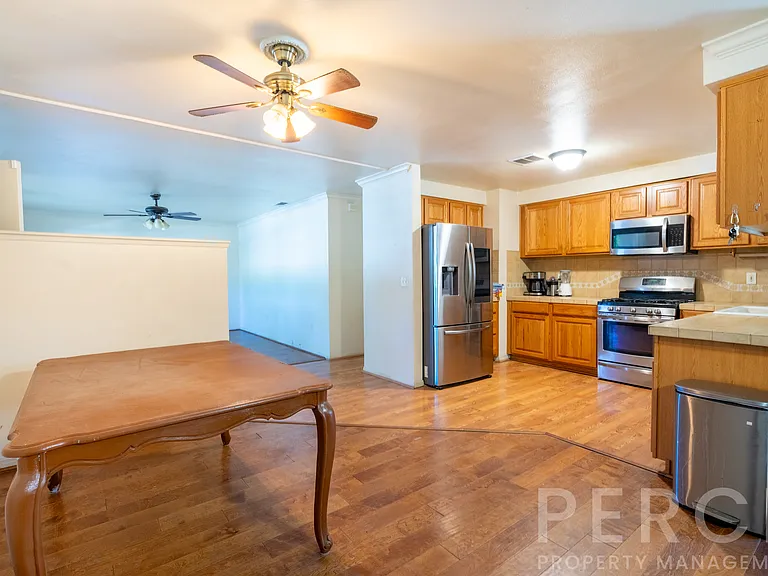 2510 E Devonshire Ave — Photo 12