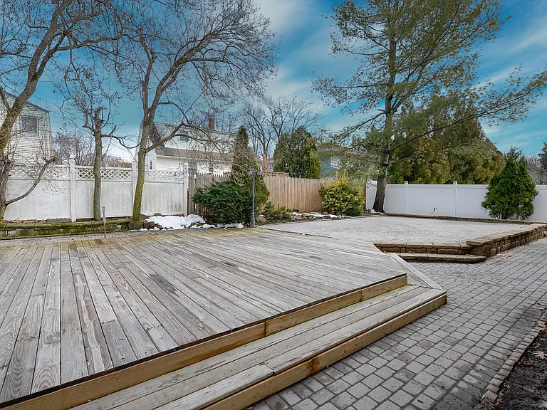 43 Spruce Ave — Photo 25