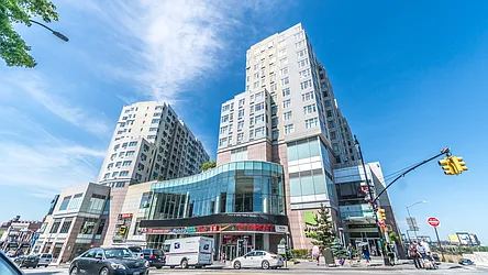 Sold by Silverstone Group USA Corp.